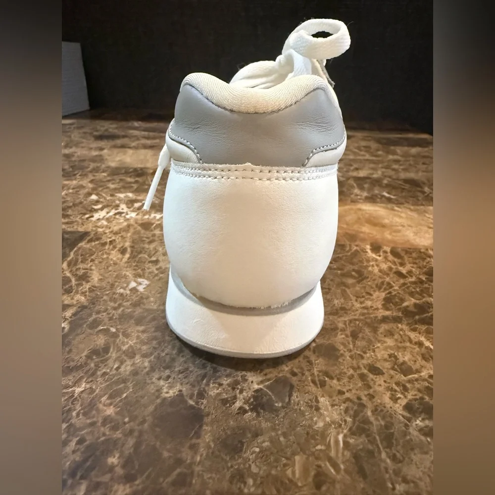 Reebok. Vintage Pro Cheer II Sneaker. White. Size 7.5.